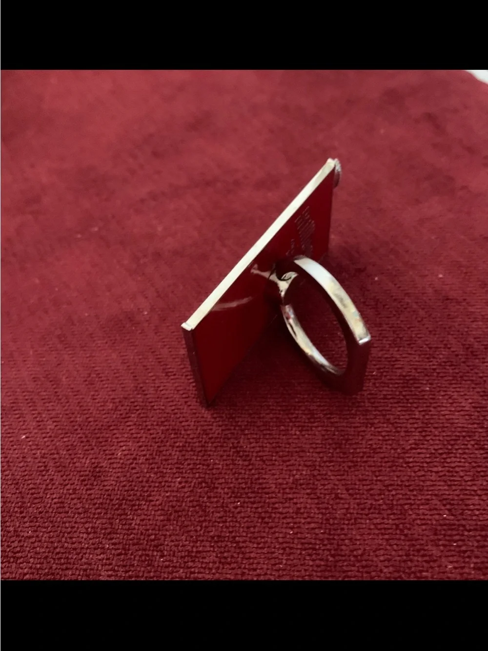 Unique cell phone metal ring holder with a velvet bag from Stillhouse